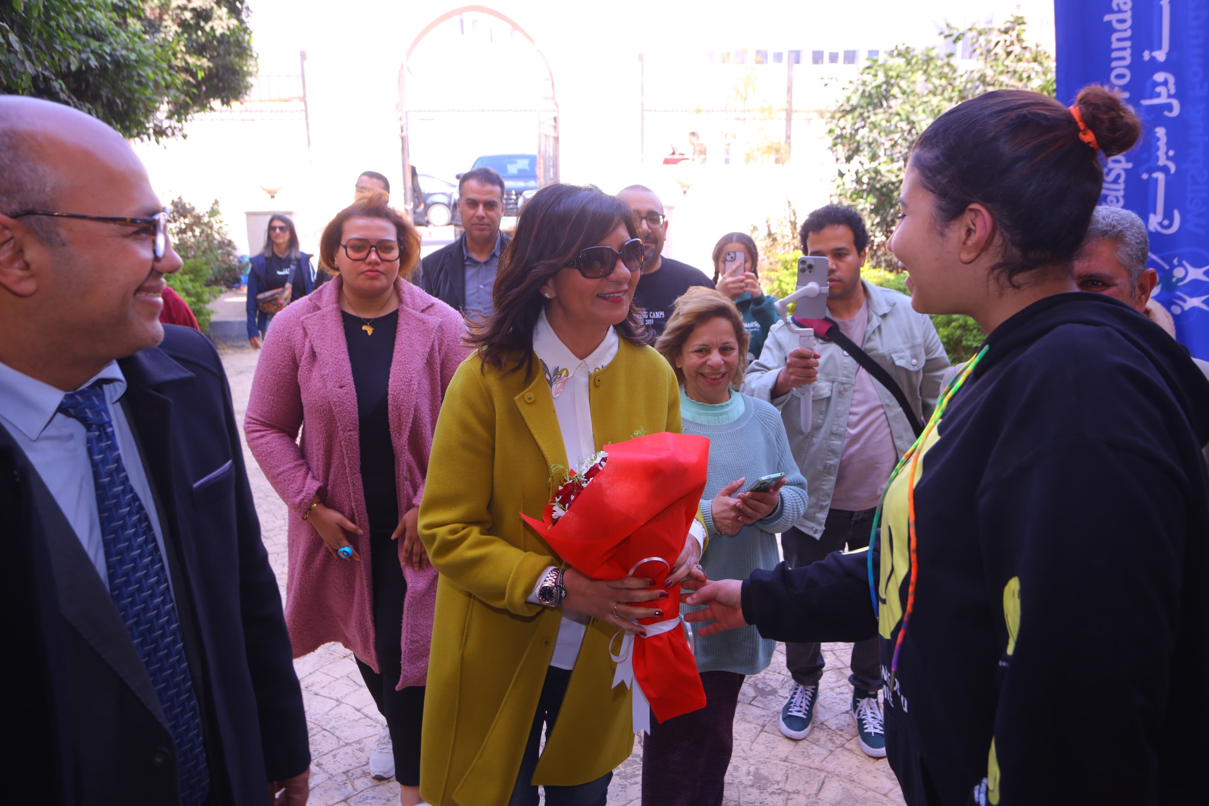 جانب من الاستقبال جانب من الاستقبال