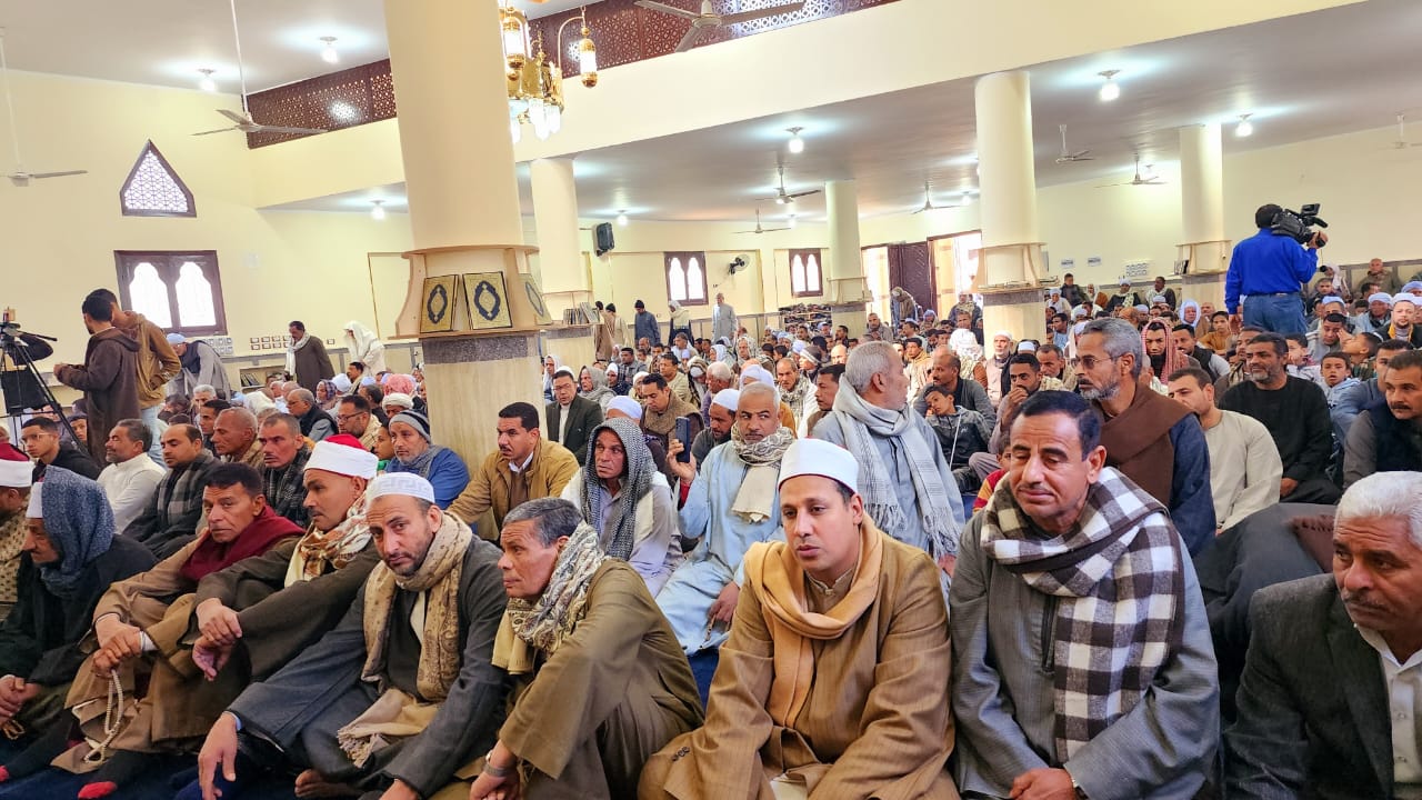 جموع المصلين 