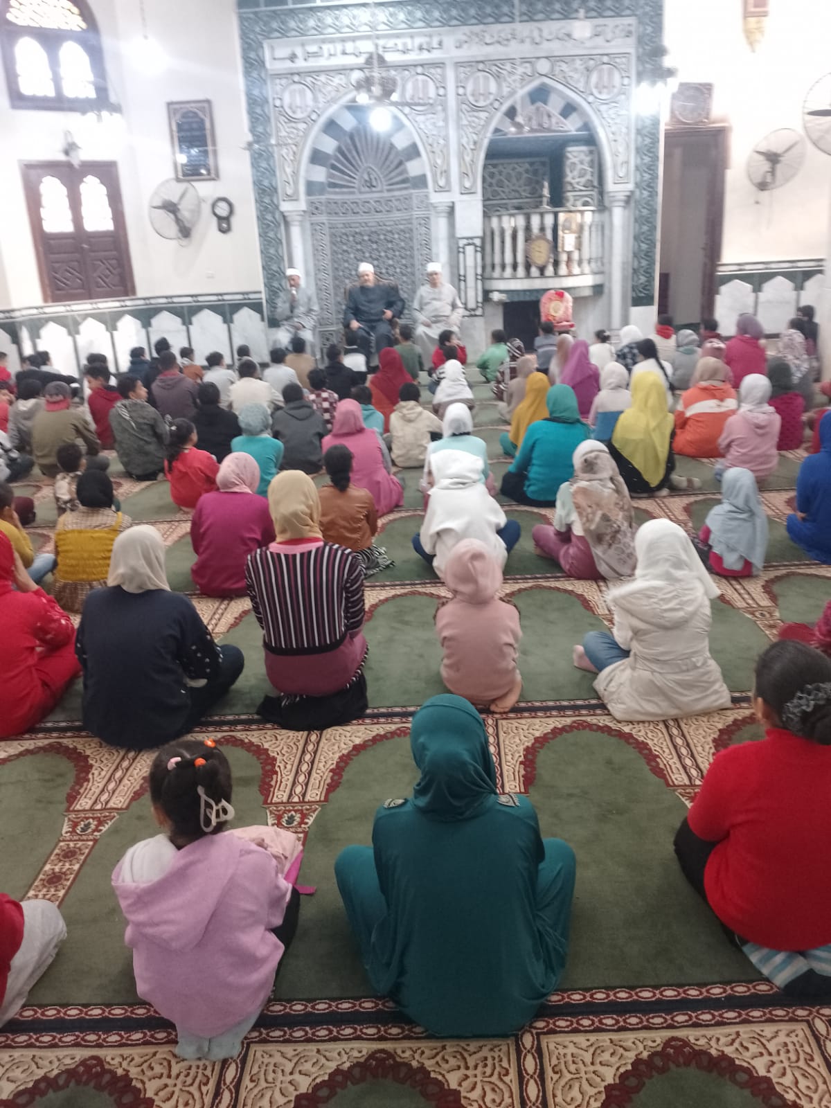 جانب من لقاء الجمعة للأطفال جانب من لقاء الجمعة للأطفال