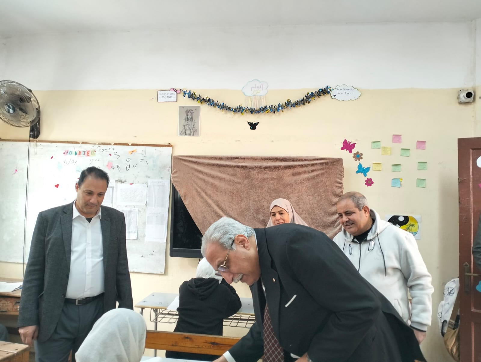 الاستماع إلى آراء الطلاب حول مستوى الامتحان الاستماع إلى آراء الطلاب حول مستوى الامتحان