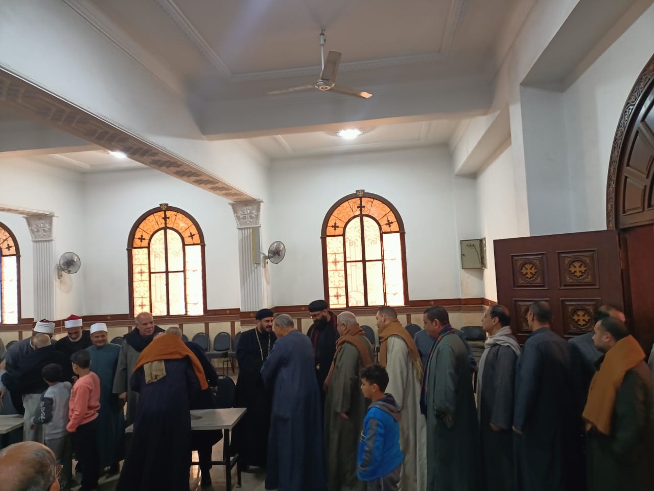 عائلات طنط الجزيزة بالقليوبية يهنئون المسيحيين بعيد الميلاد المجيد (4)