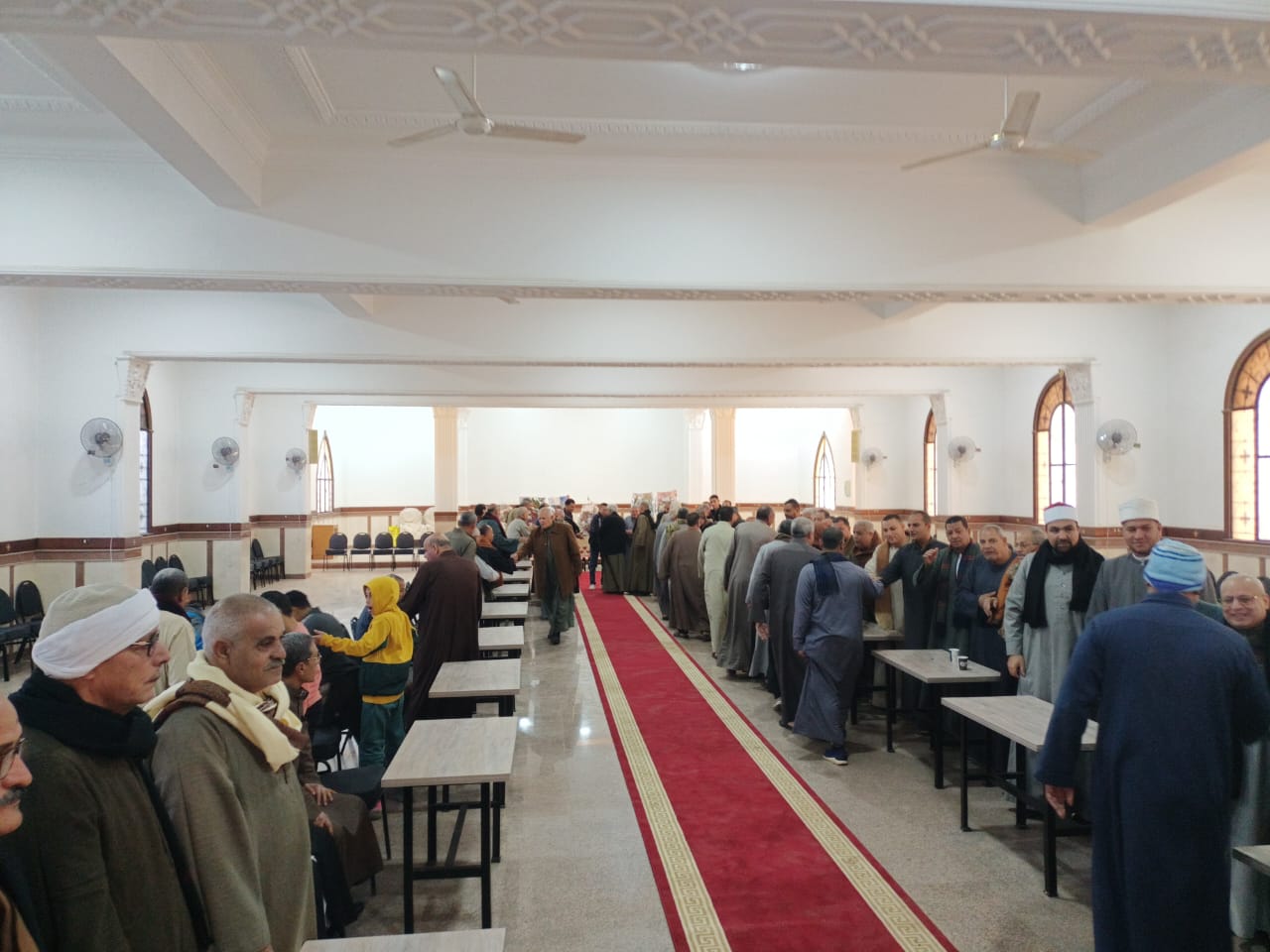 عائلات طنط الجزيزة بالقليوبية يهنئون المسيحيين بعيد الميلاد المجيد (1)