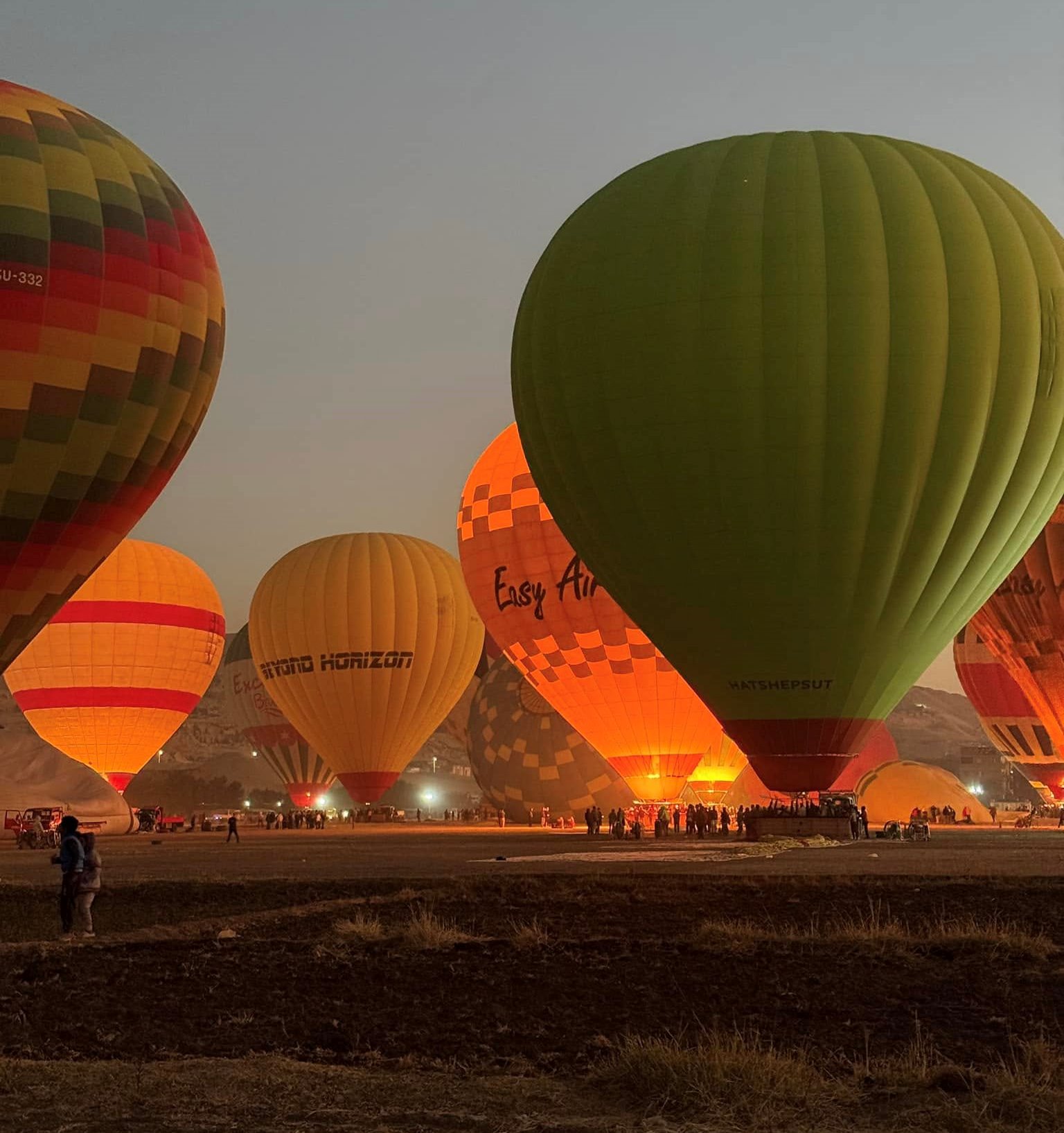 لحظة خروج رحلات البالون غرب الأقصر