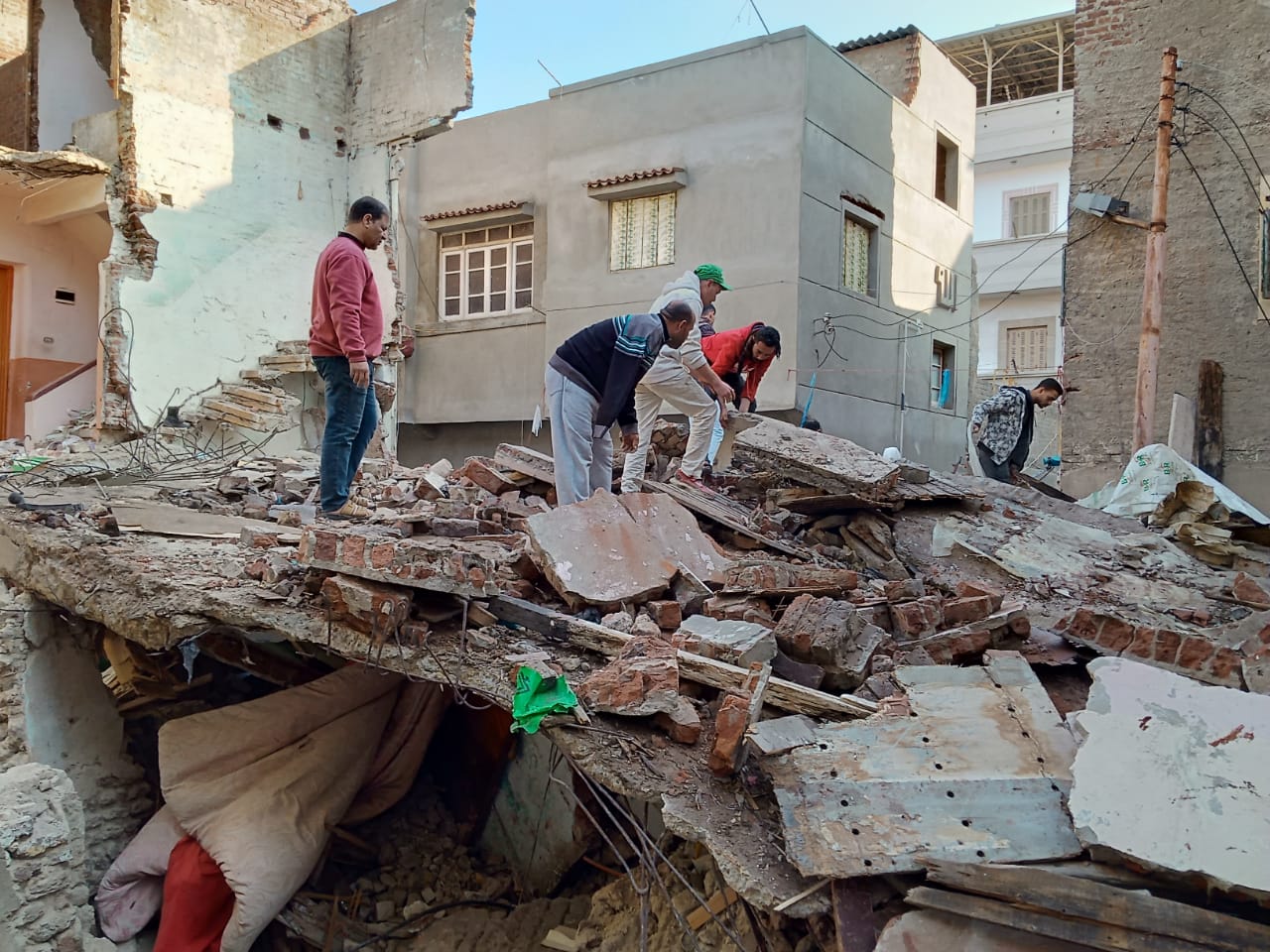 الانقاض الانقاض