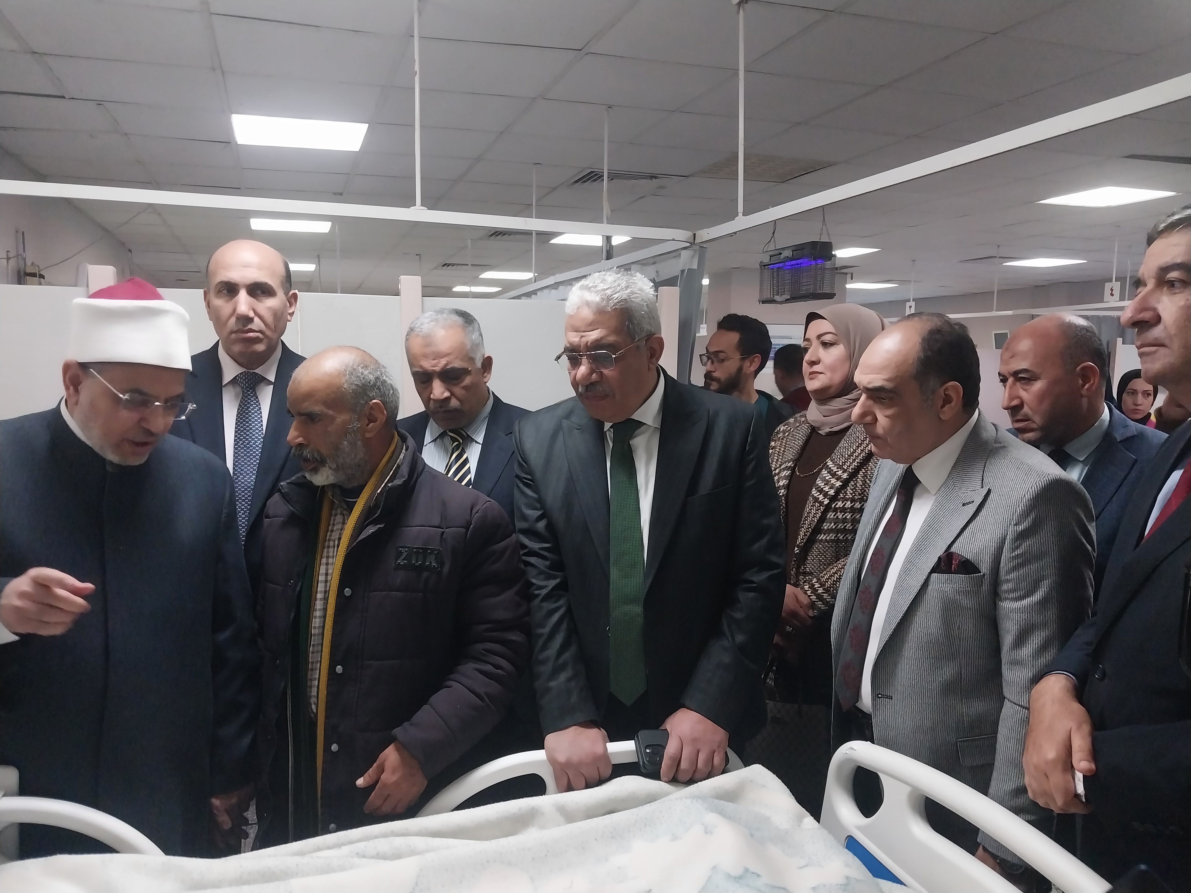 رئيس جامعة الأزهر مع والد الطالب رئيس جامعة الأزهر مع والد الطالب