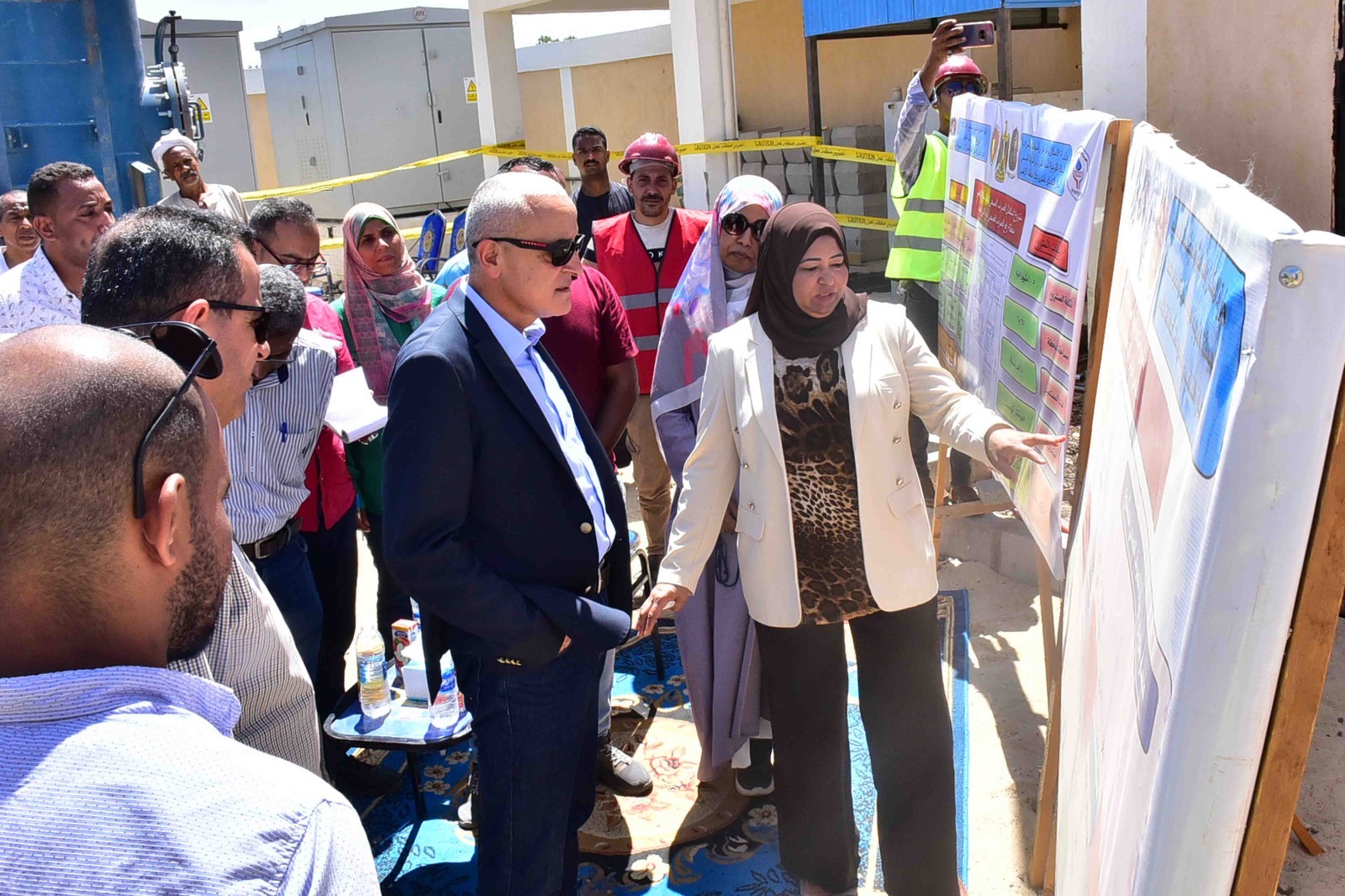 متابعة المحافظ للعمل فى محطات الصرف الصحى