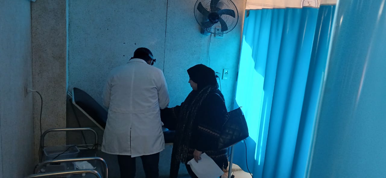 جانب من فحص لطفل مبتسر