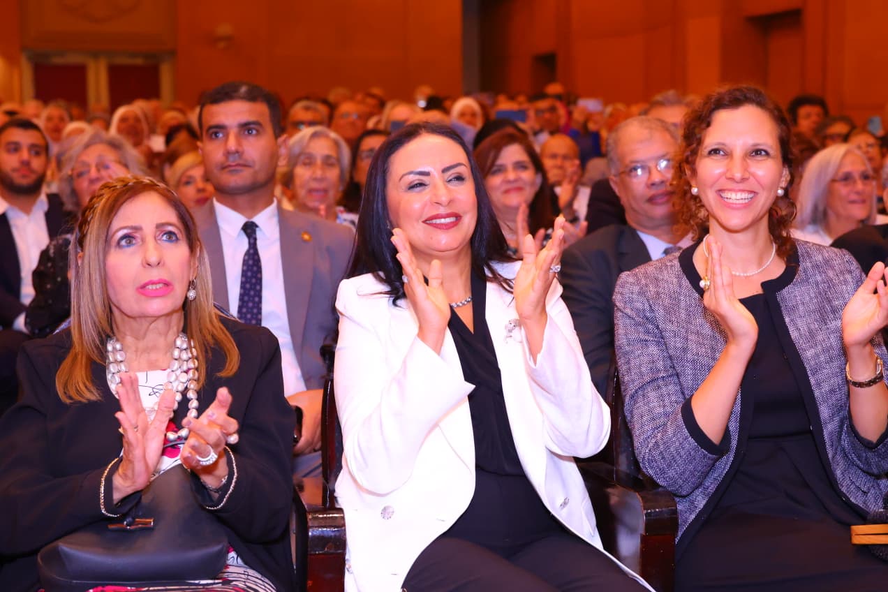 تواجد الوزيرة باحتفالية بمناسبة اليوم العالمي للمسنين