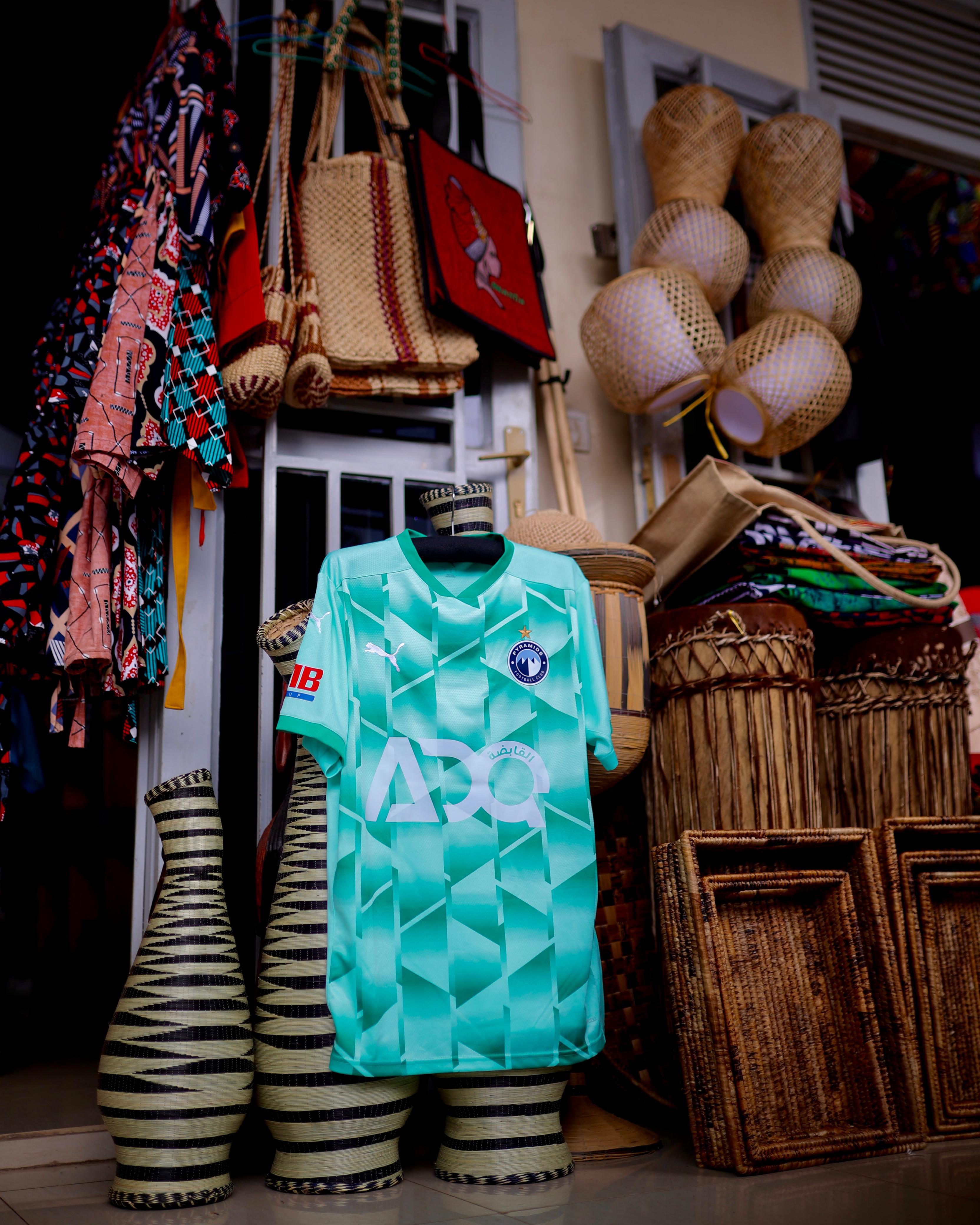 قميص بيراميدز