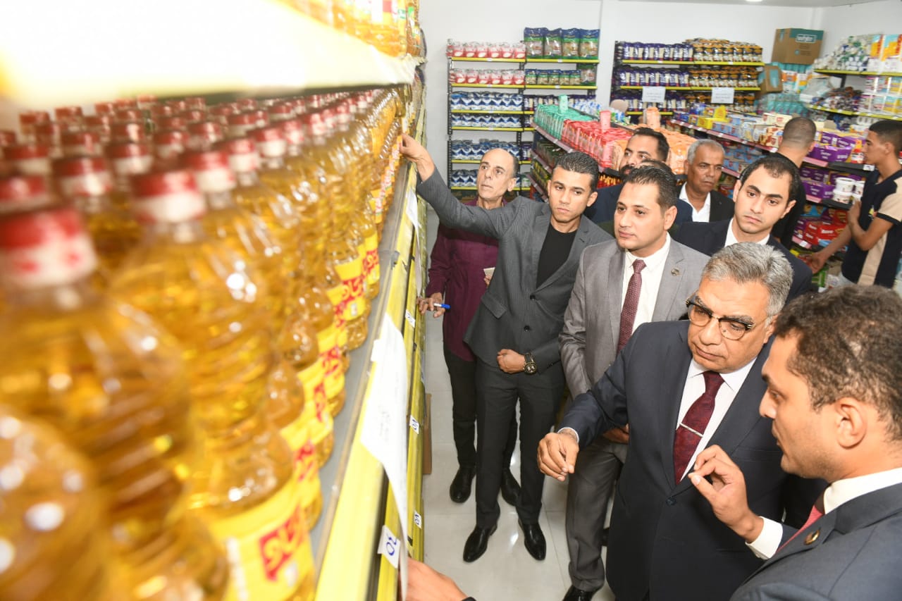 محافظ الدقهلية يفتتح هايبر ماركت بشارع عبد السلام عارف بالمنصورة ضمن مشروعات جهاز مستقبل مصر (3)