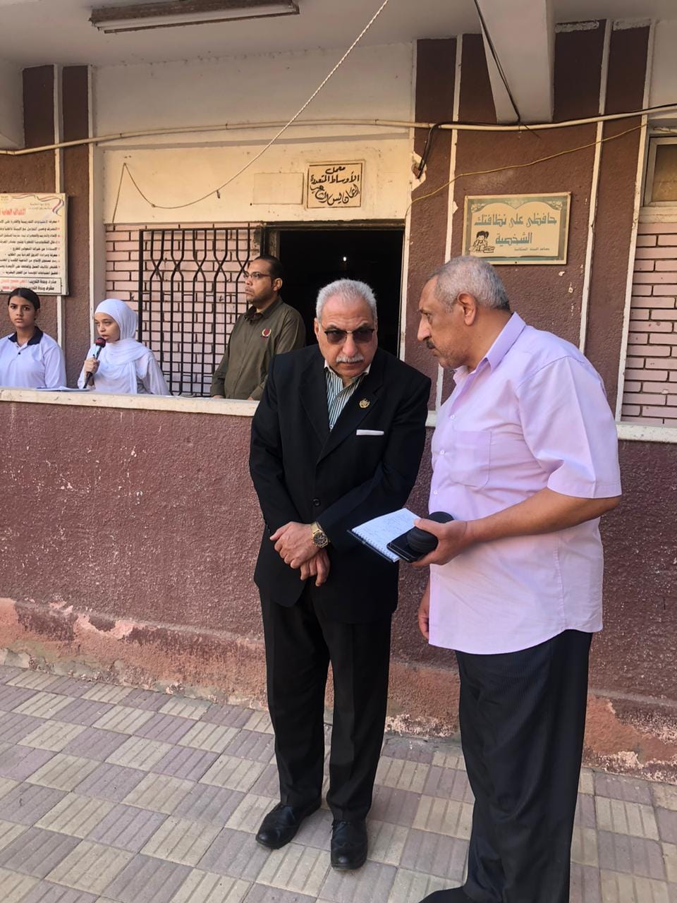 خلال الجولة بالمدارس