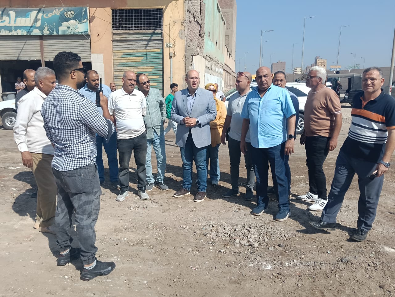 نائب محافظ الجيزة يتفقد مشروعات التطوير والرصف فى المنيرة وأوسيم (4)