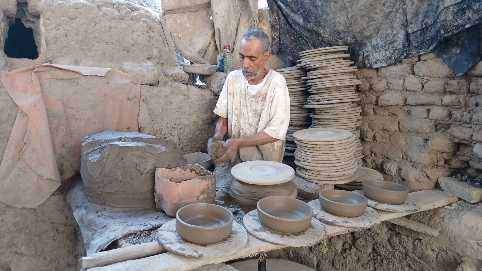 صانع دواجن فخار بقنا 