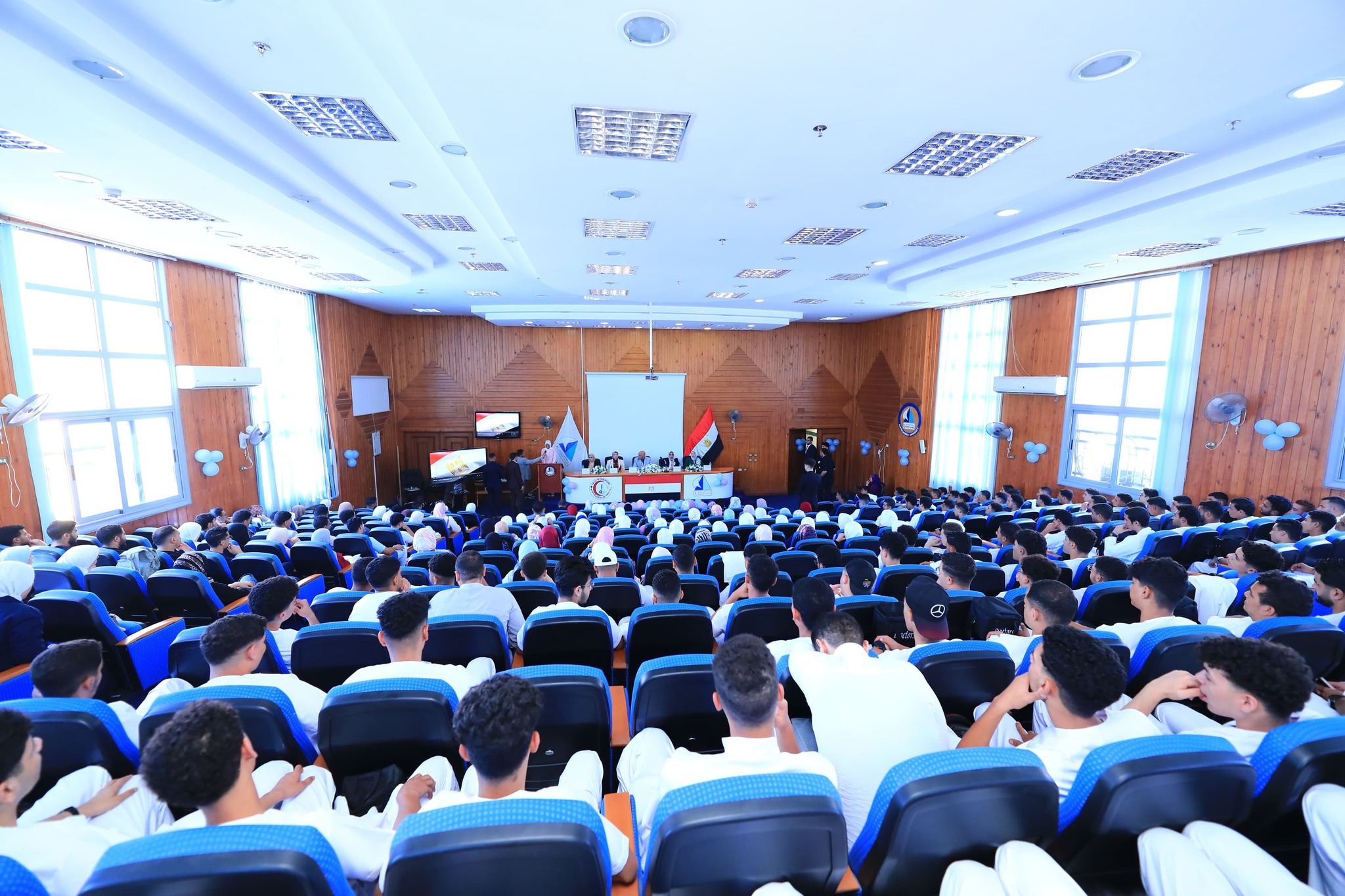 جانب من الحضور بحفل استقبال طلاب كلية التمريض الجدد