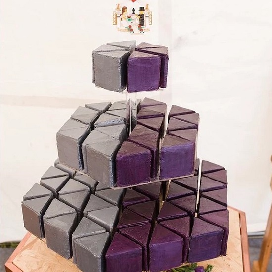 كعكة على هيئة مثلثات