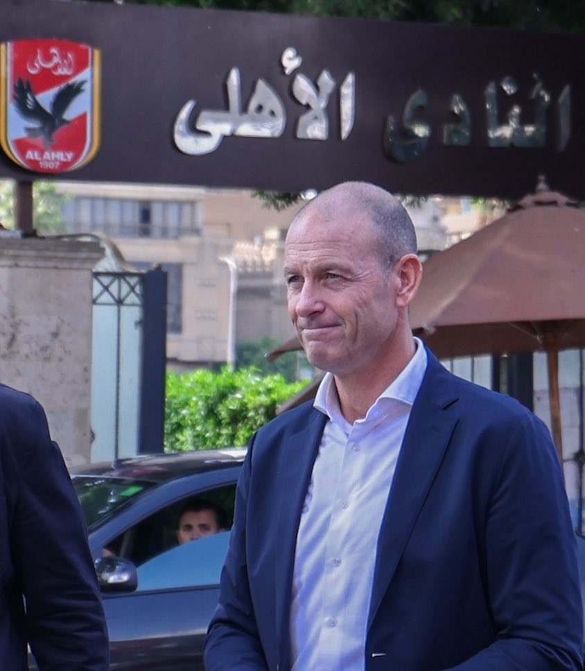 ياس سوروب مدرب الأهلي الجديد