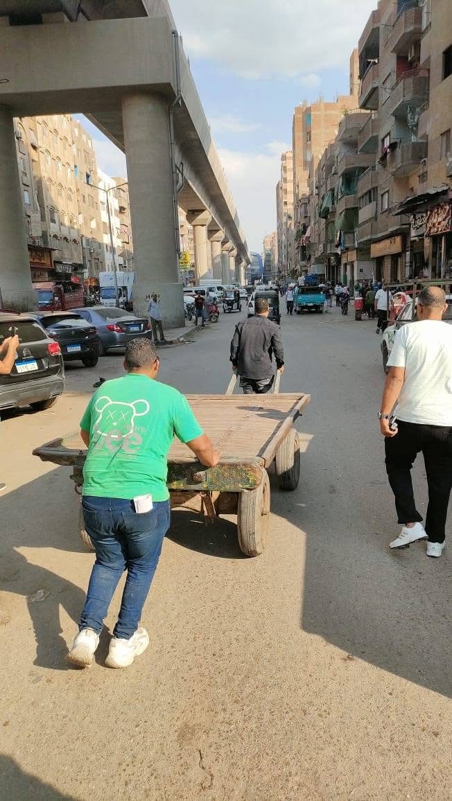 محافظة الجيزة تضبط عربات كارو لفرز وإلقاء المخلفات بالطريق العام