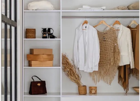 دولاب الملابس