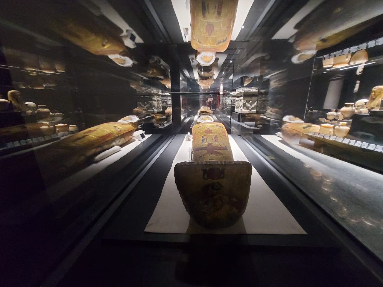 قاعة المومياوات الذهبيه قاعة المومياوات الذهبيه