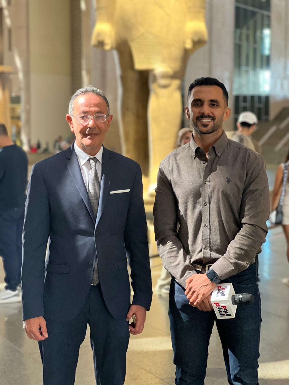 الدكتور أحمد غنيم والزميل محمد أسعد خلال اللقاء  (7)