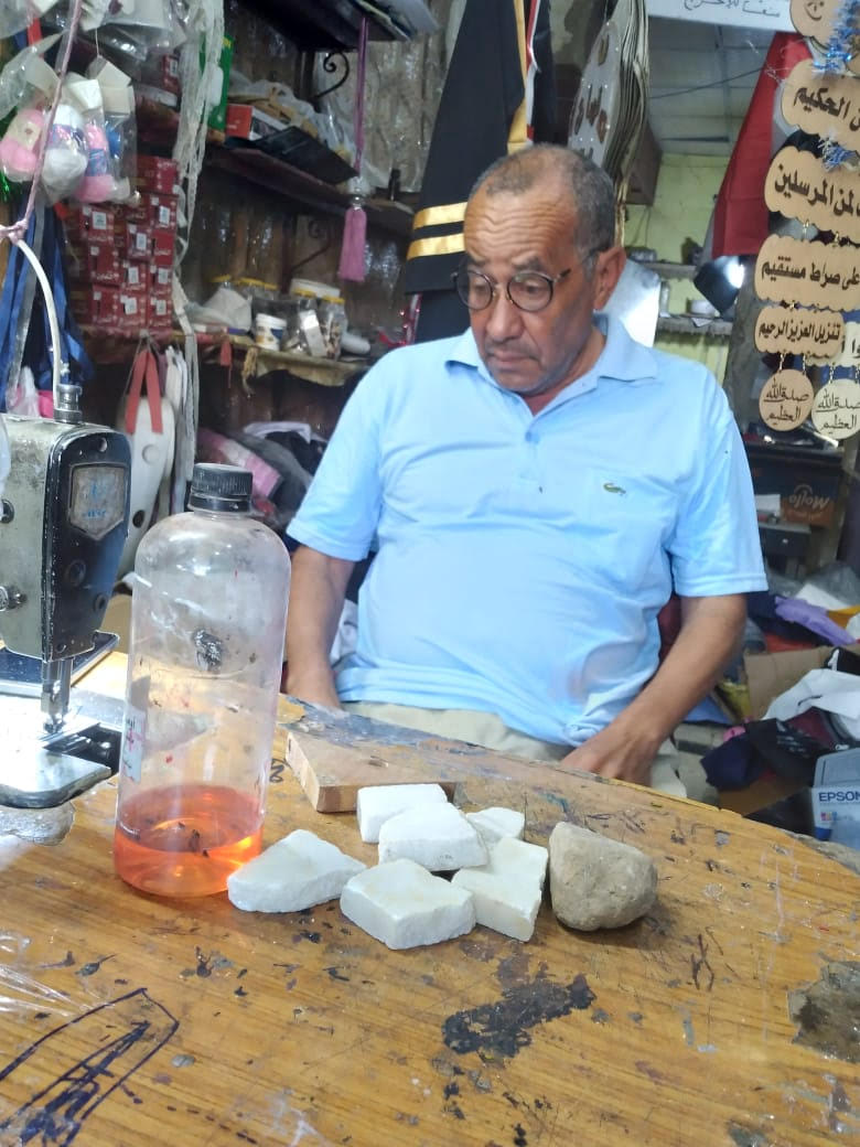 خالد سليمان، معلم رياضيات على المعاش