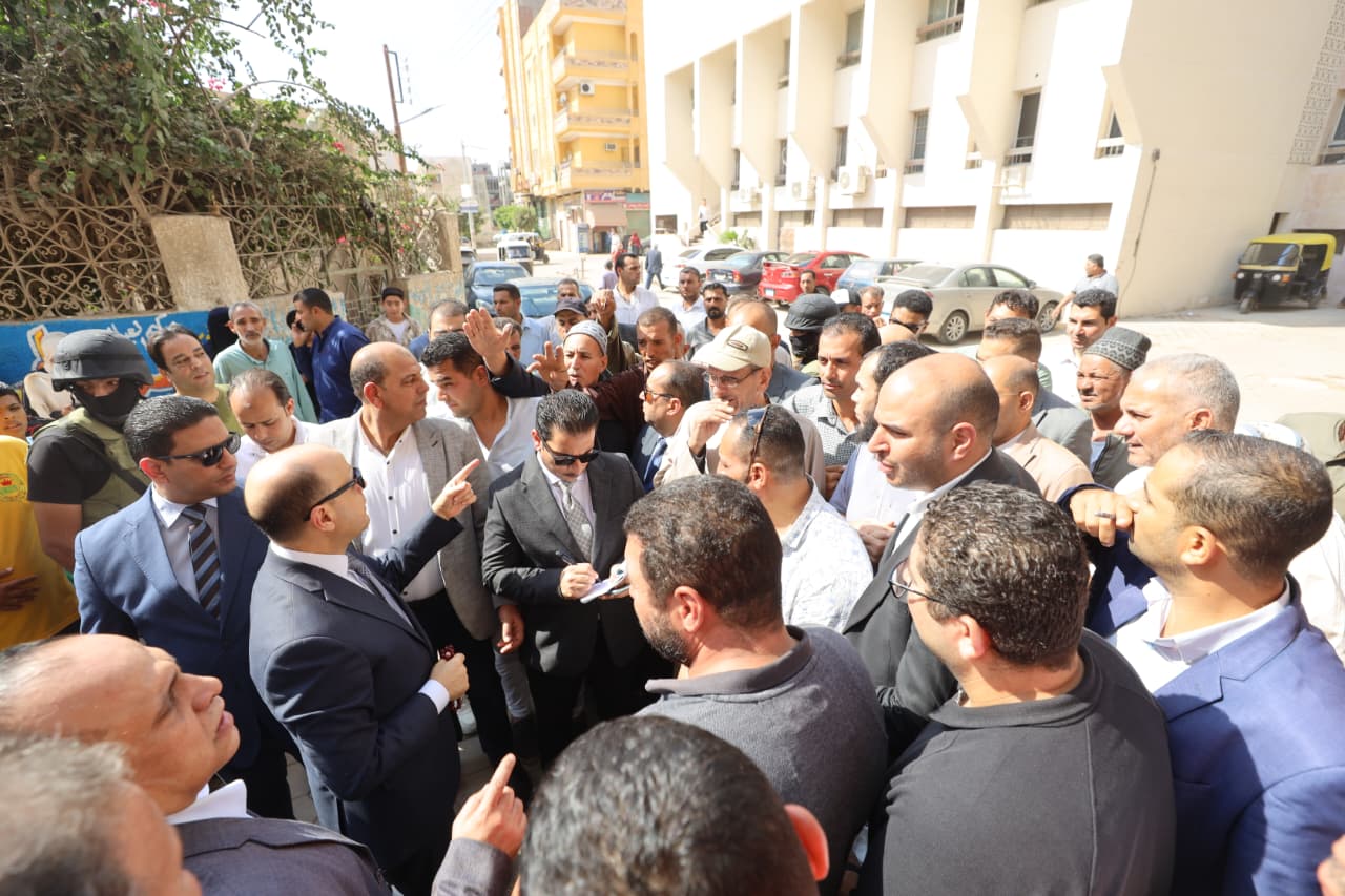 جانبي من لقاء  المحافظ بأهالي سيدي سالم