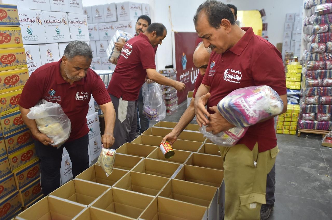 تجهيز قافلة مساعدات لغزة  (5)