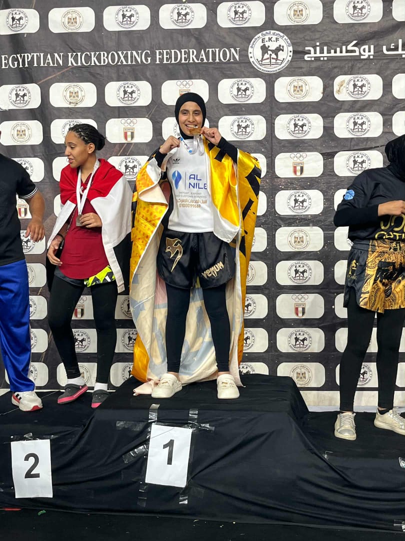 جانب من تكريم البطلة لوجين ببطولة افريقيا الاخيرة