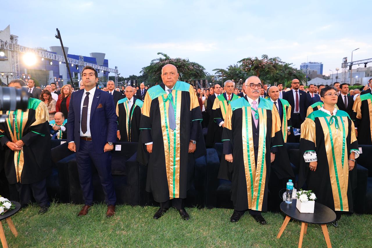 تخرج دفعة جديدة من كلية حقوق عين شمس (7)