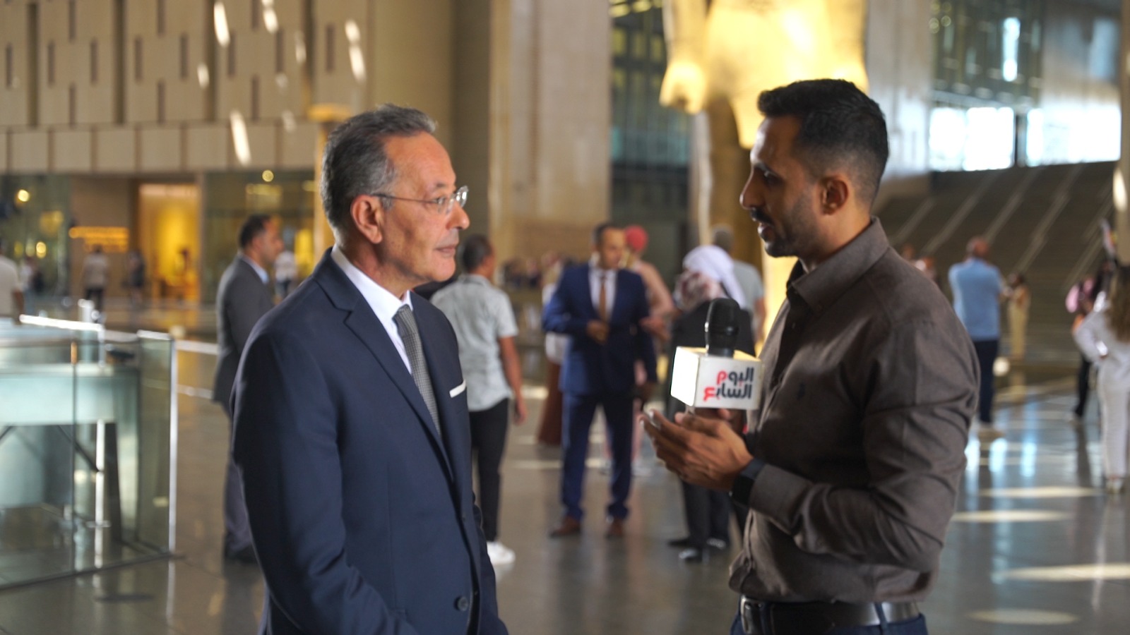 الدكتور أحمد غنيم والزميل محمد أسعد خلال اللقاء  (2)