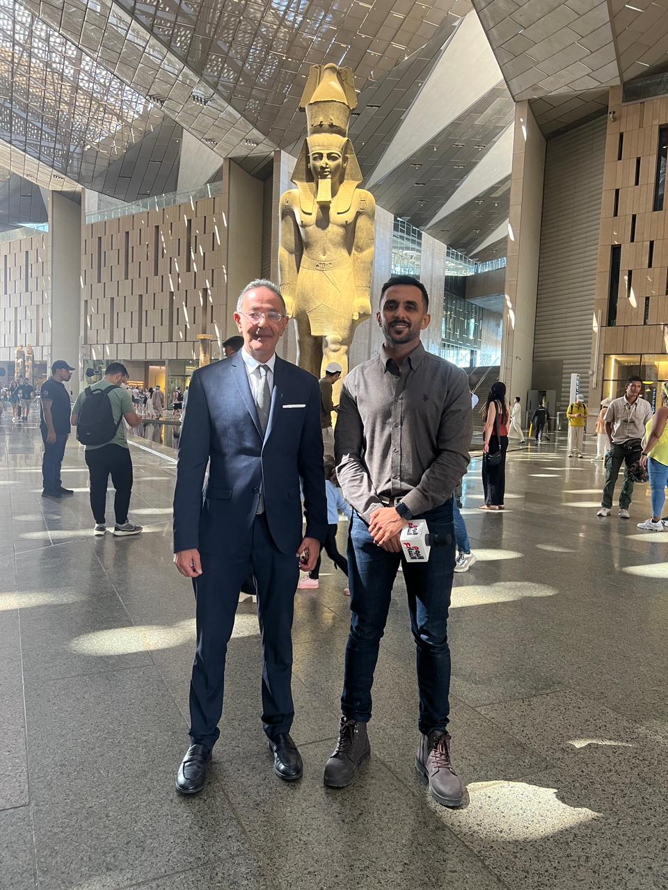 الدكتور أحمد غنيم والزميل محمد أسعد خلال اللقاء  (3)