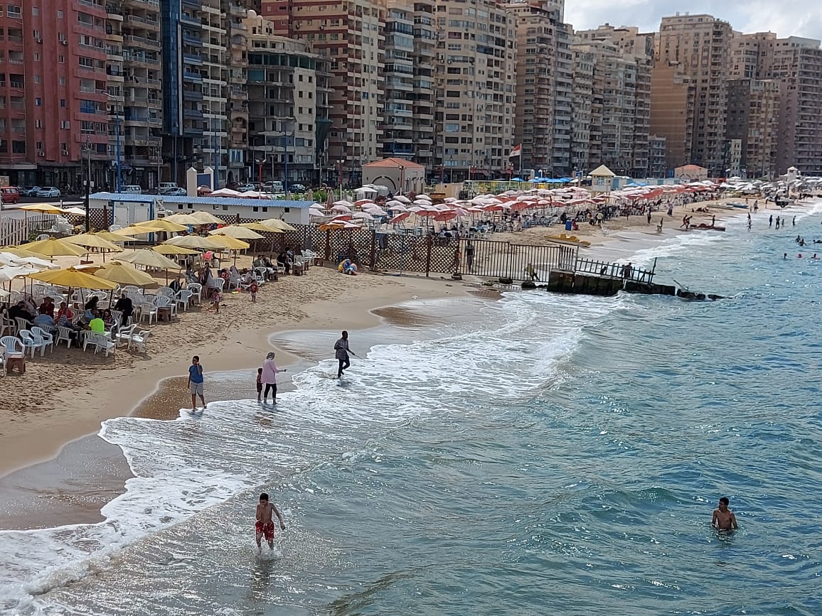 توافد على الشواطئ مع الخريف