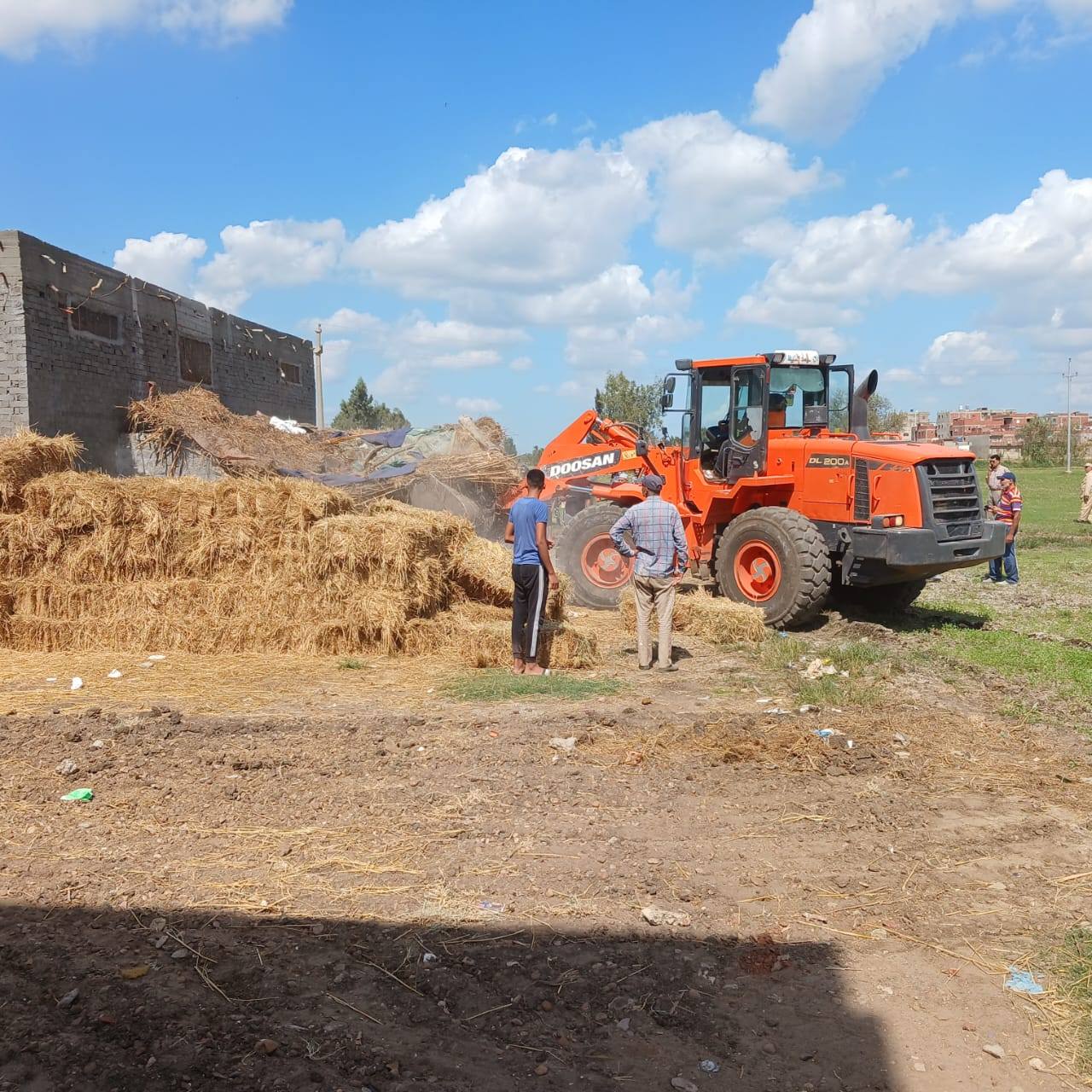 ازالة تعدي على الاراضي الزراعية