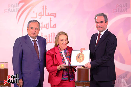 تكريم الاستاذة أميتة صبرى (1)