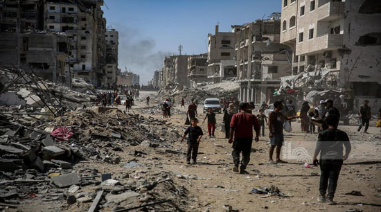 عودة الأهالى الى حى الشيخ رضوان المدمر