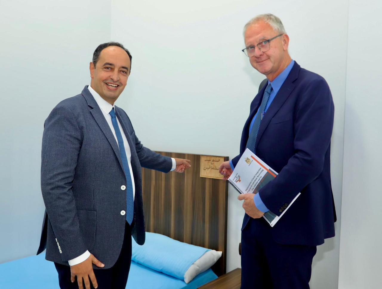 الدكتور عمرو عثمان مدير صندوق مكافحة الإدمان وألكسيس جوزديل المدير التنفيذي للوكالة الأوروبية للمخدرات