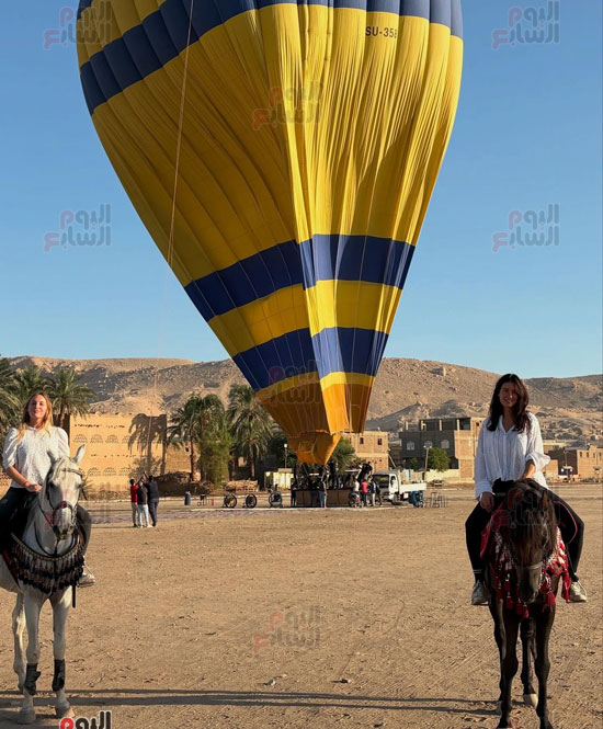 رحلات-الخيل-وسط-البالون-الطائر-متعة-مبهجة-لسياح-العالم-في-غرب-الأقصر رحلات-الخيل-وسط-البالون-الطائر-متعة-مبهجة-لسياح-العالم-في-غرب-الأقصر