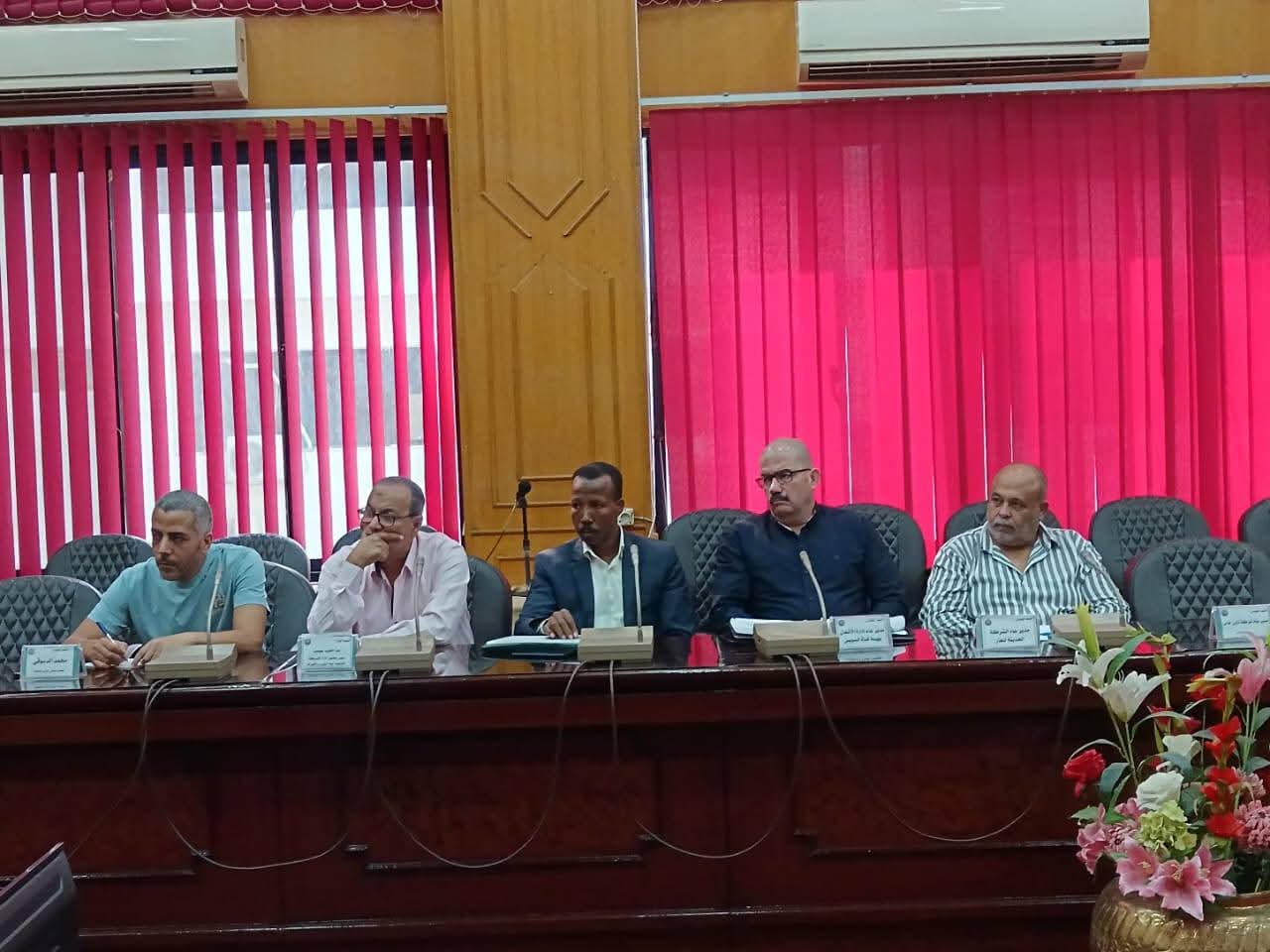 جانب من الاجتماع والحضور (3)