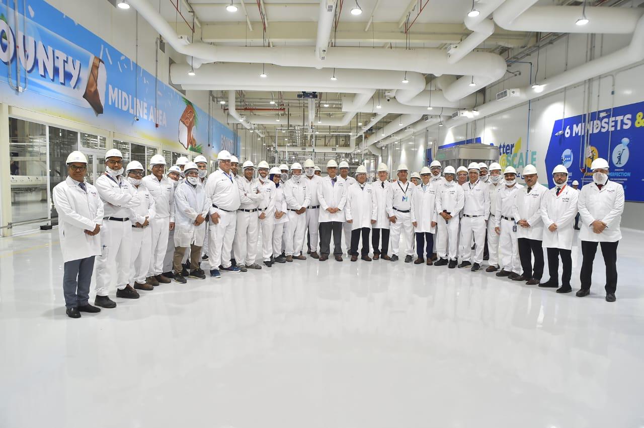 وزير الاستثمار يشهد تدشين خطوط الإنتاج الجديدة لشركة مارس بالسادس من أكتوبر (2)