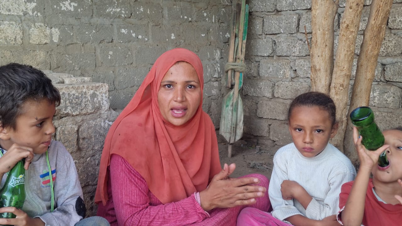 والدتها تحى حالتها والدتها تحى حالتها