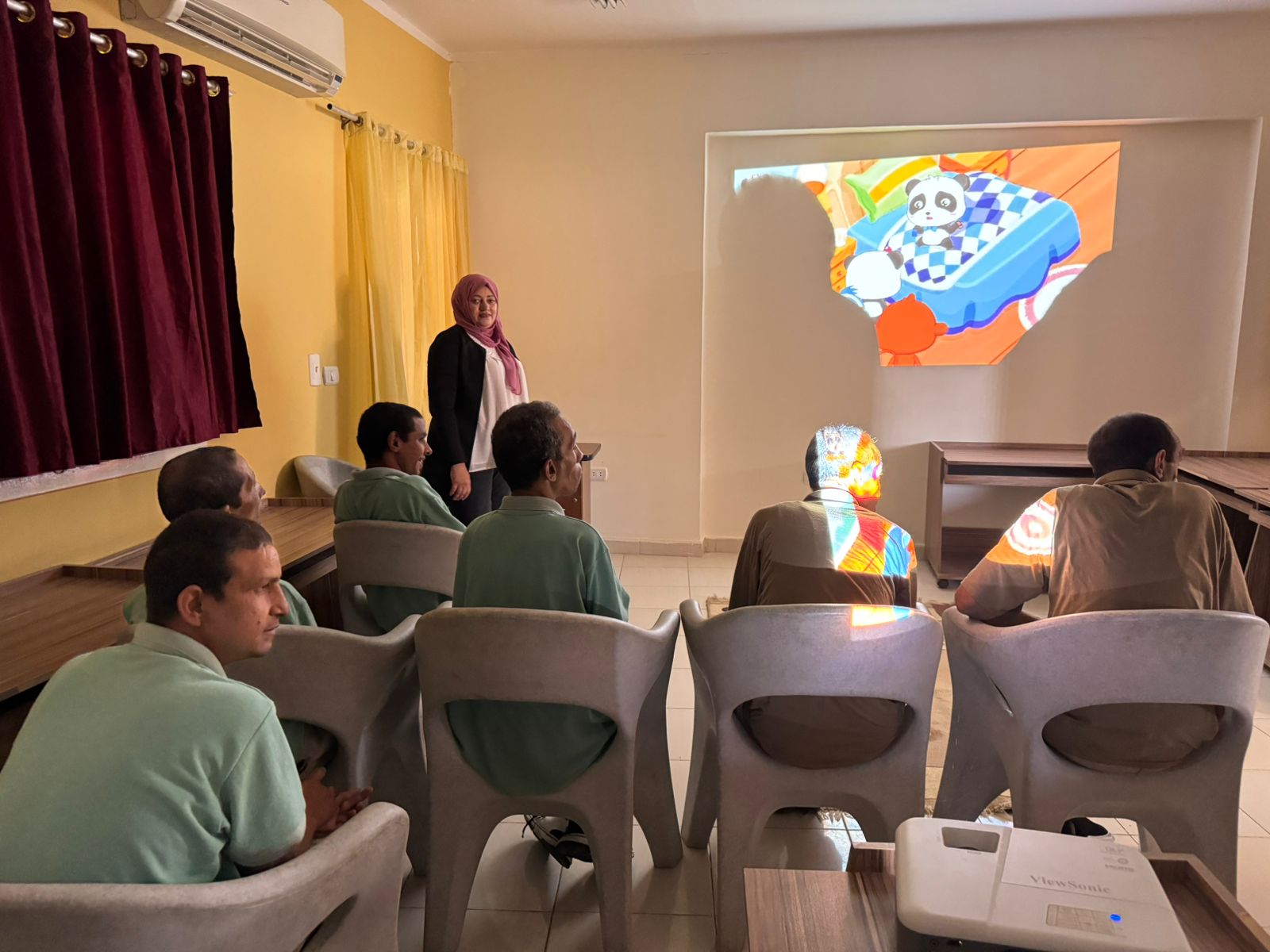 جانب من الجلسات لكبار السن