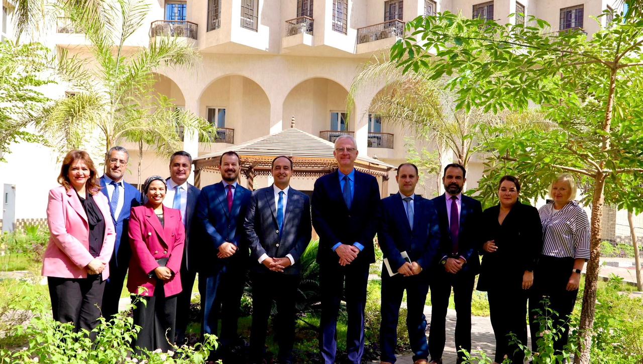 الدكتور عمرو عثمان يستقبل المدير التنفيذي للوكالة الأوروبية للمخدرات بحضور الكاتب الصحفى مدحت وهبه