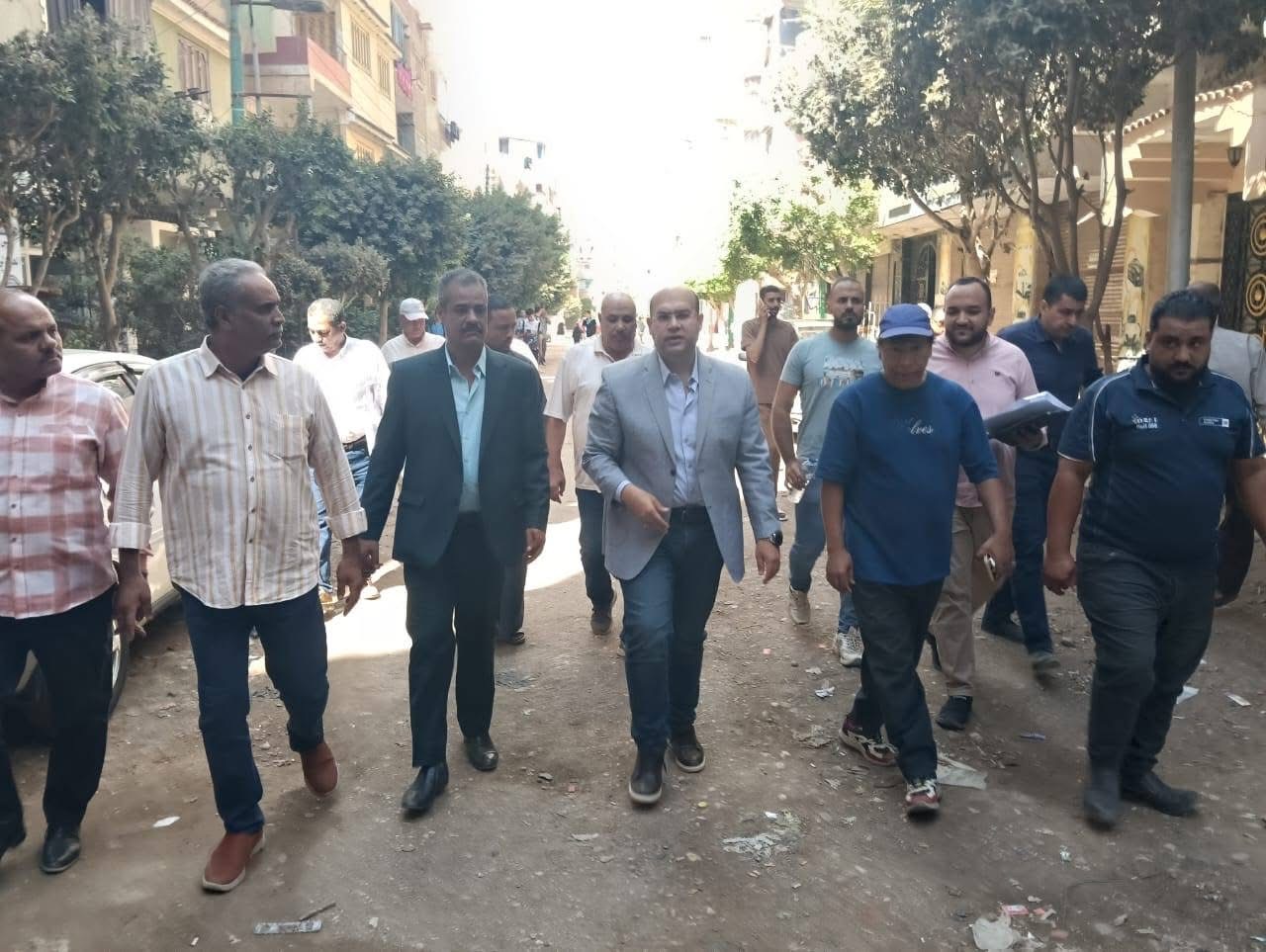 نائب محافظ الجيزة يتفقد مشروعات الرصف بمنشأة القناطر 