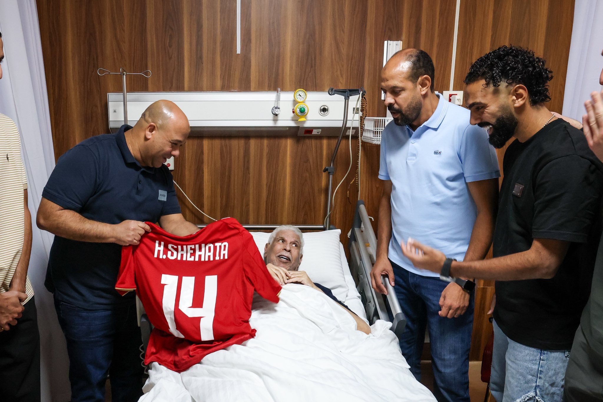 اهداء فالنة الشحات لحسن شحاتة اهداء فالنة الشحات لحسن شحاتة