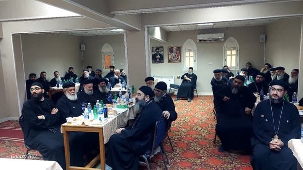 الأنبا مارتيروس يترأس اجتماع مجمع كهنة شرق السكة الحديد