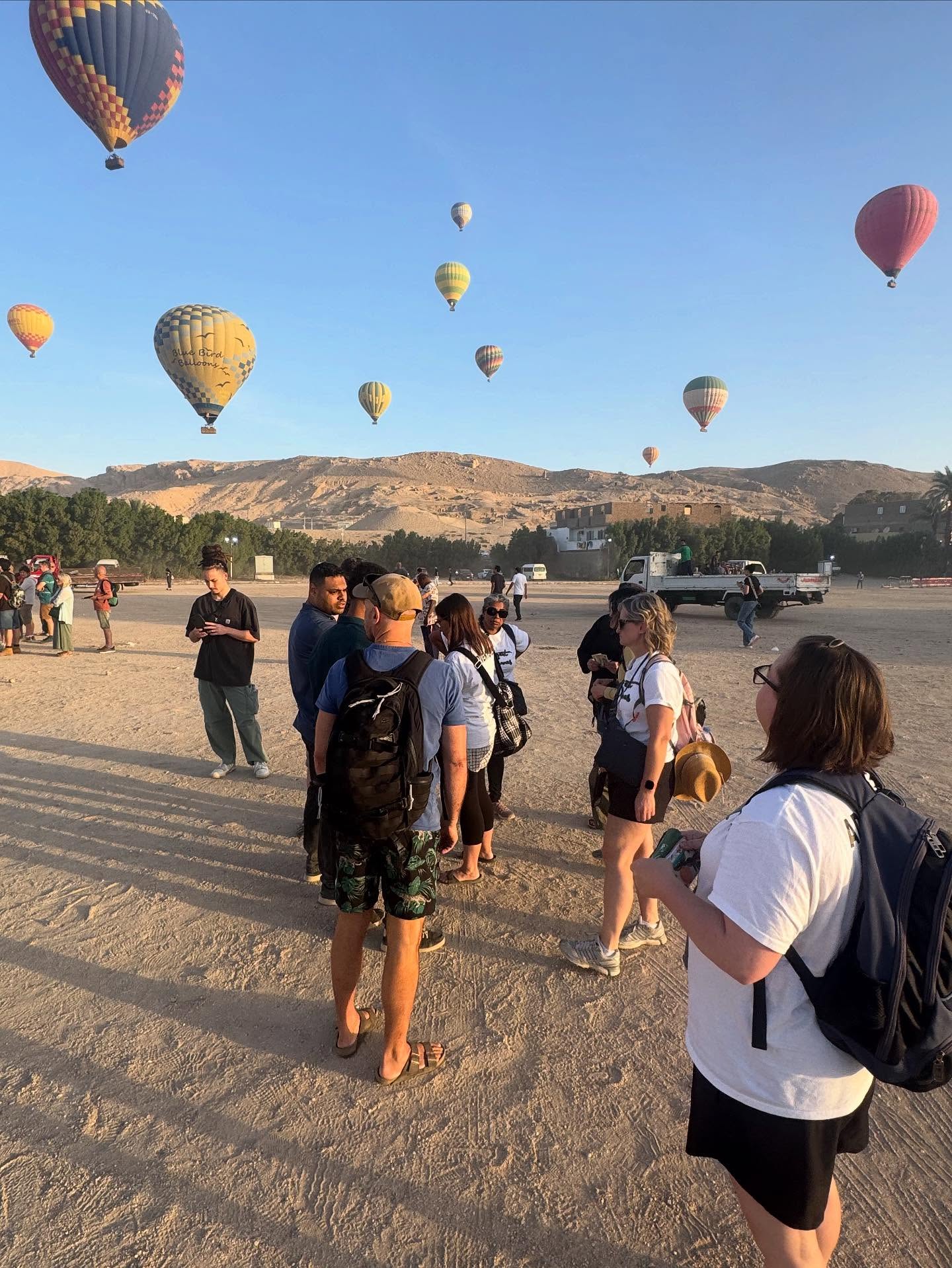 بهجة السائحين فى قلب مطار البالون الطائر بهجة السائحين فى قلب مطار البالون الطائر
