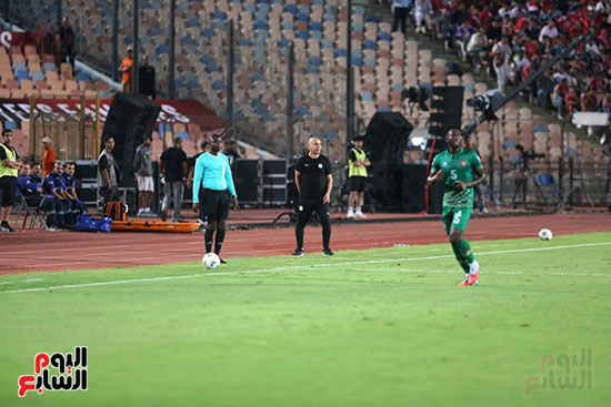 حسام حسن خلال المباراة حسام حسن خلال المباراة