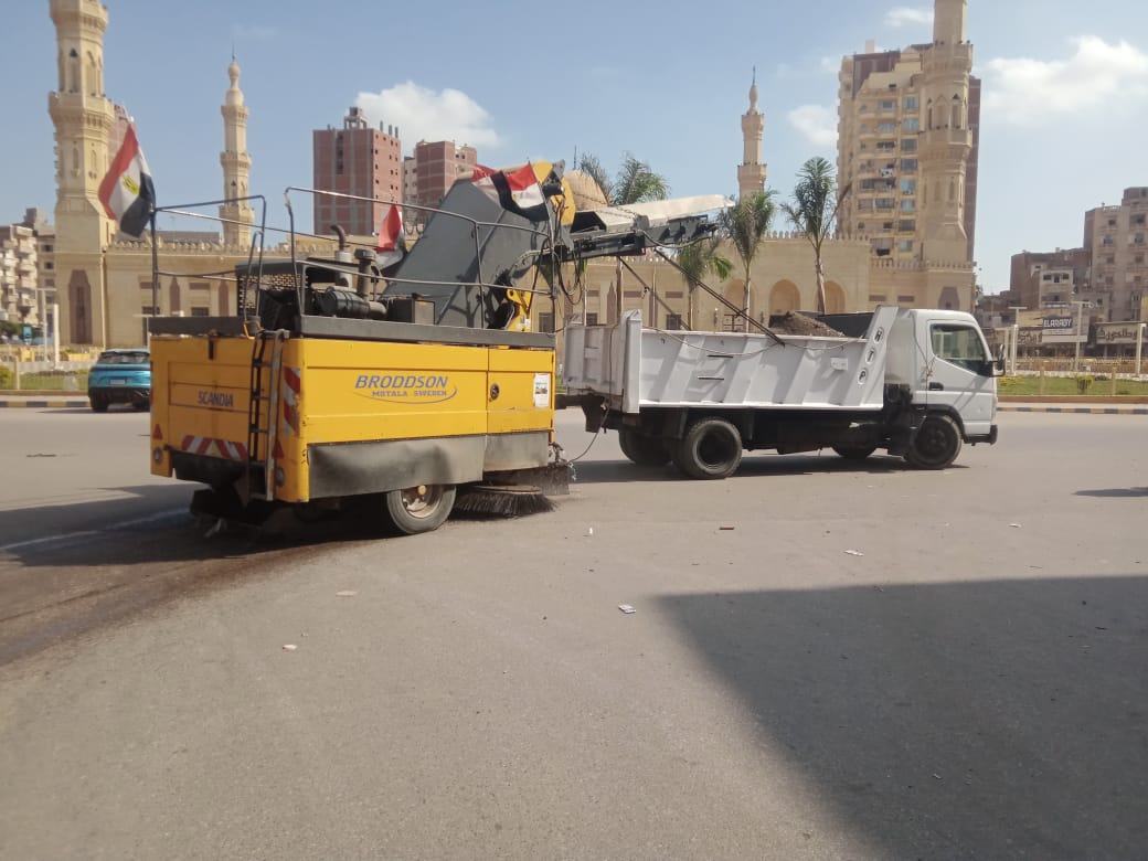 كنس الشوارع المحيطة بميدان ابراهيم الدسوقي كنس الشوارع المحيطة بميدان ابراهيم الدسوقي
