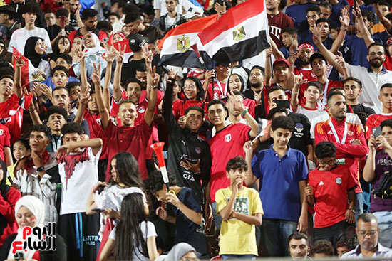 فرحة الجمهور بالهدف فرحة الجمهور بالهدف