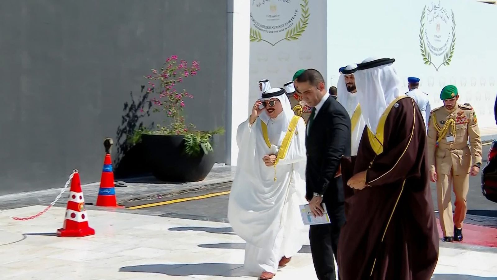 السيسي يستقبل ملك البحرين (3)